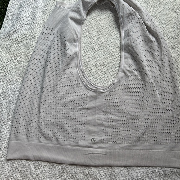 Lululemon Shirt Women’s White Breeze Muscle Tank II Perforated Breathable Logo - Picture 11 of 12
